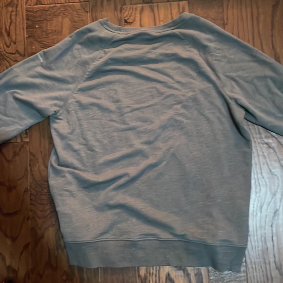 Columbia women’s medium crew neck, green/gray so comfortable live the journey - Picture 6 of 6